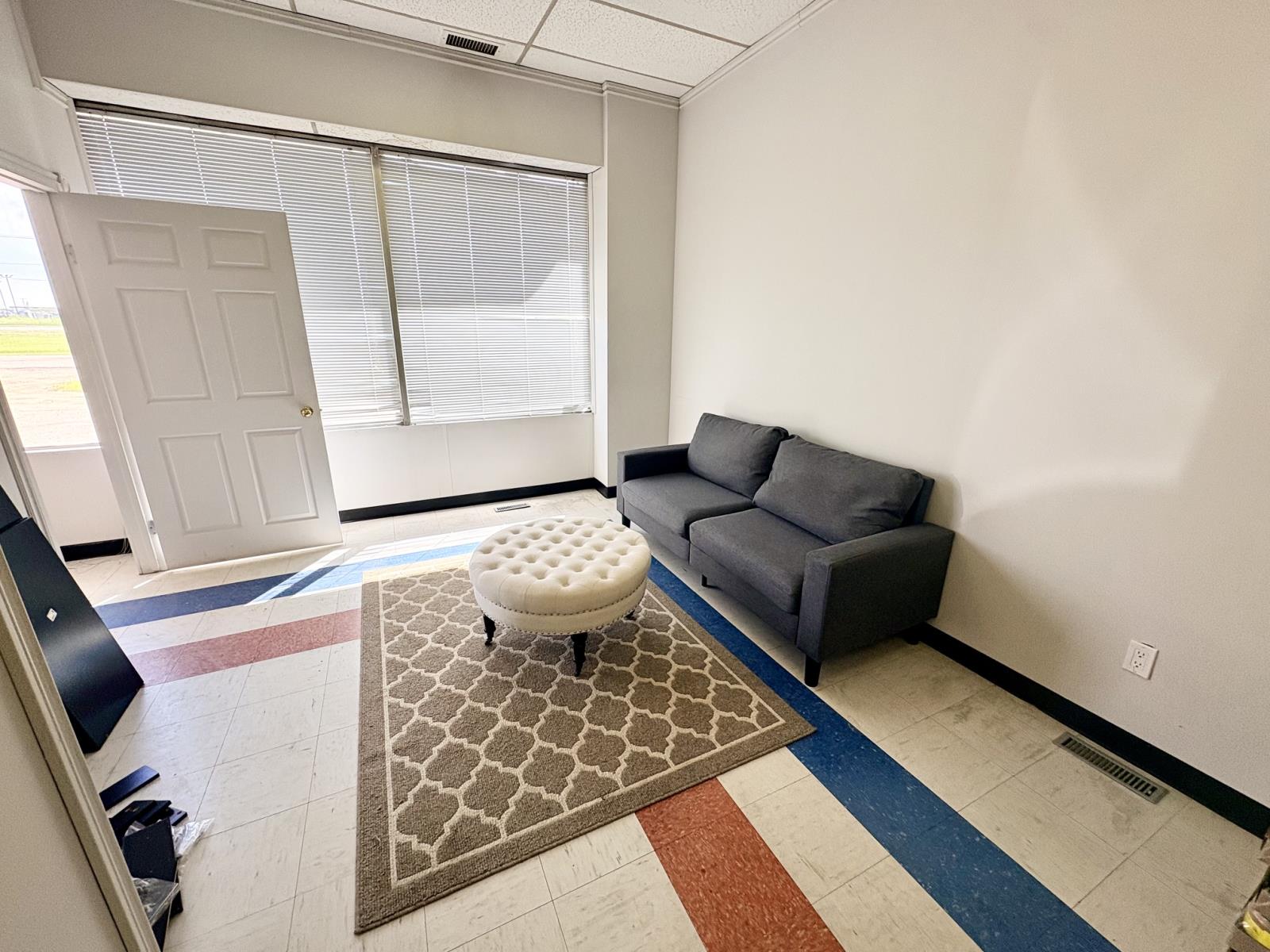 C, 5210 55th Street Property Photo 3