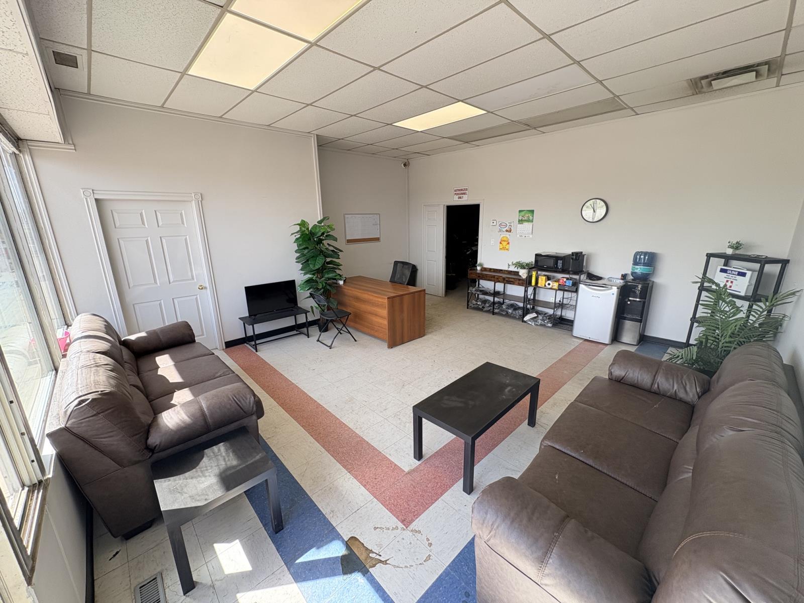 C, 5210 55th Street Property Photo 4