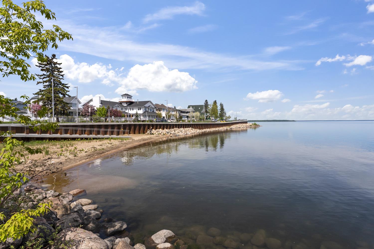 711 Lakeshore Drive Property Photo 8