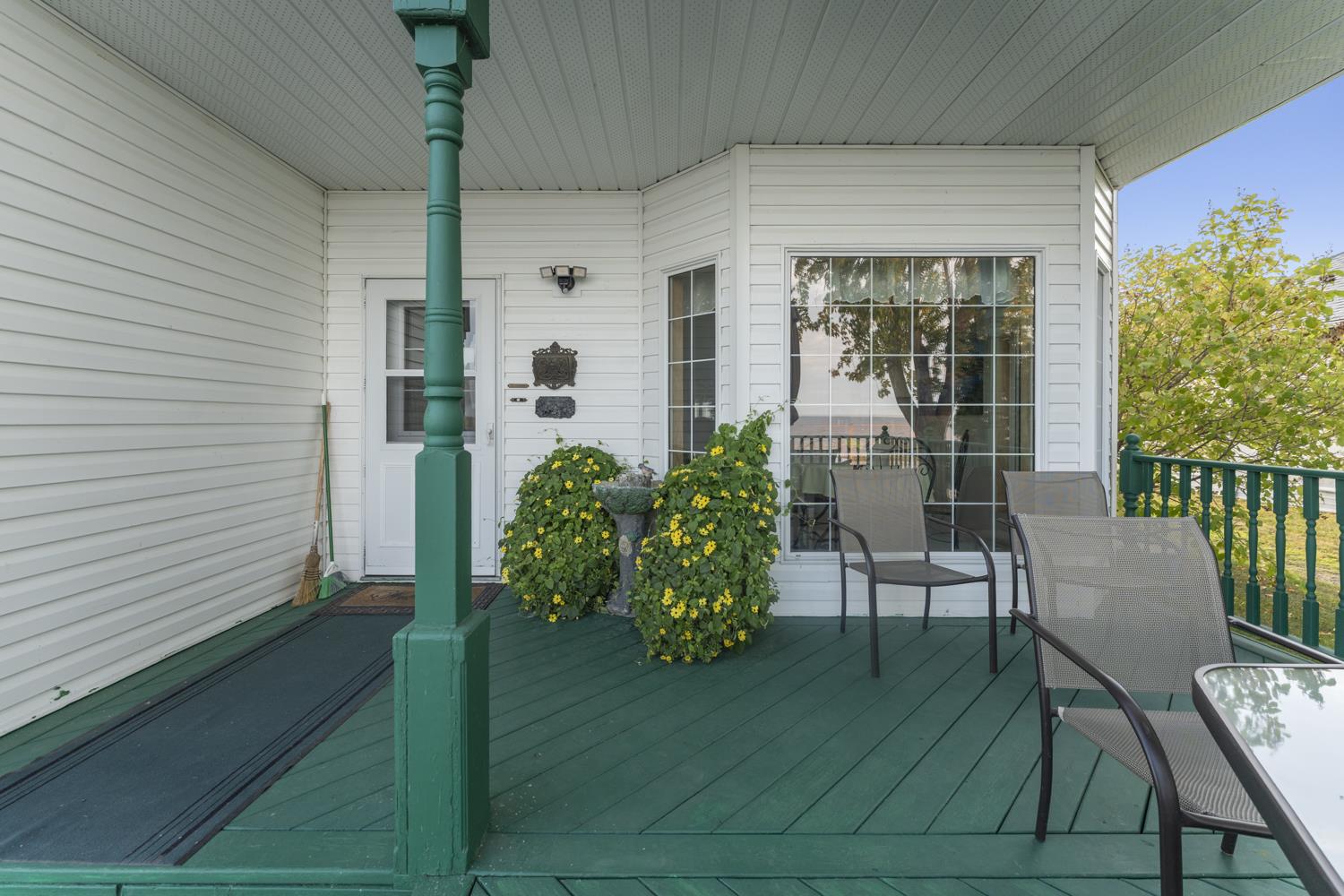 607 Lakeshore Drive Property Photo 6