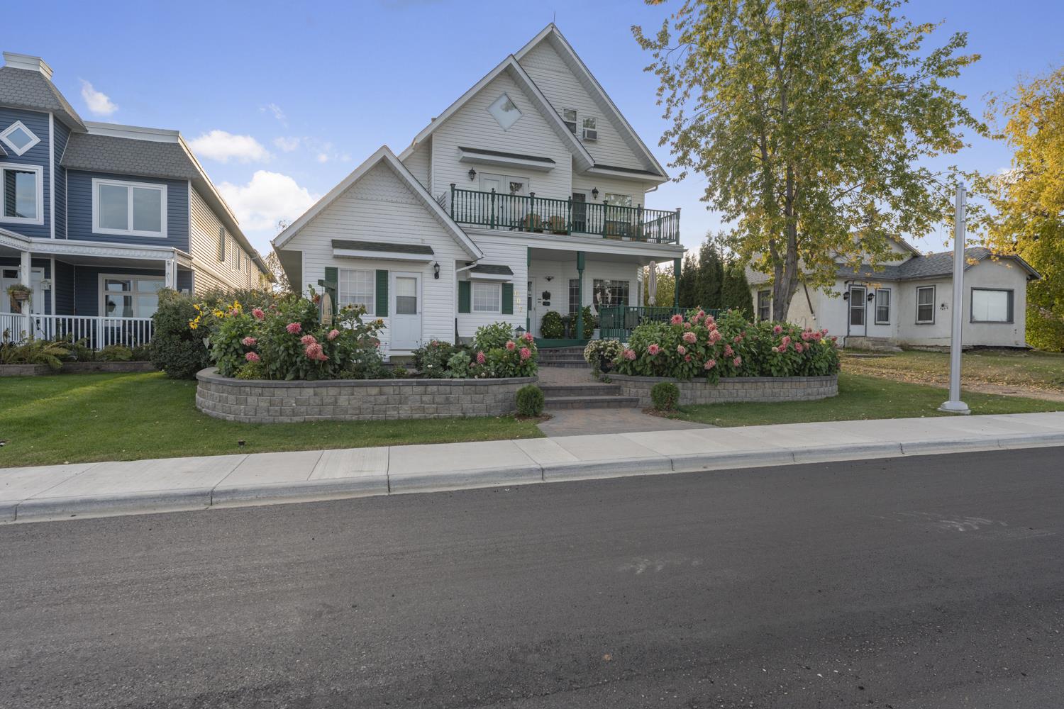 607 Lakeshore Drive Property Photo 12