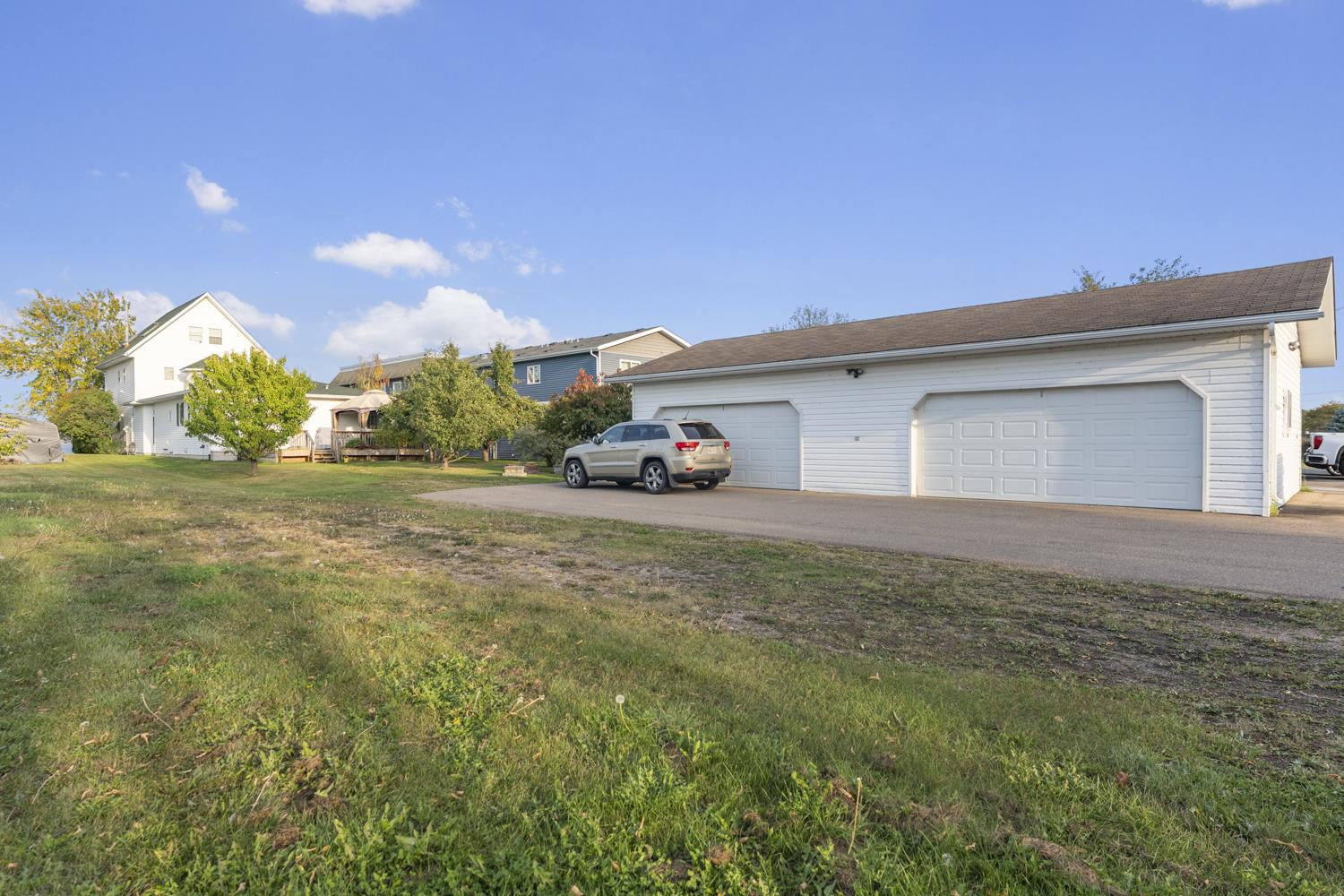 607 Lakeshore Drive Property Photo 17