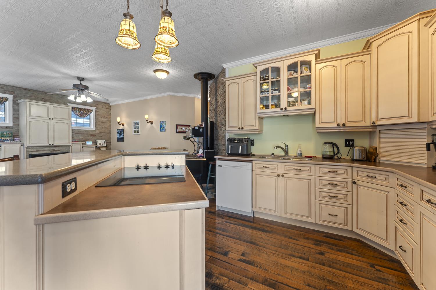 607 Lakeshore Drive Property Photo 46