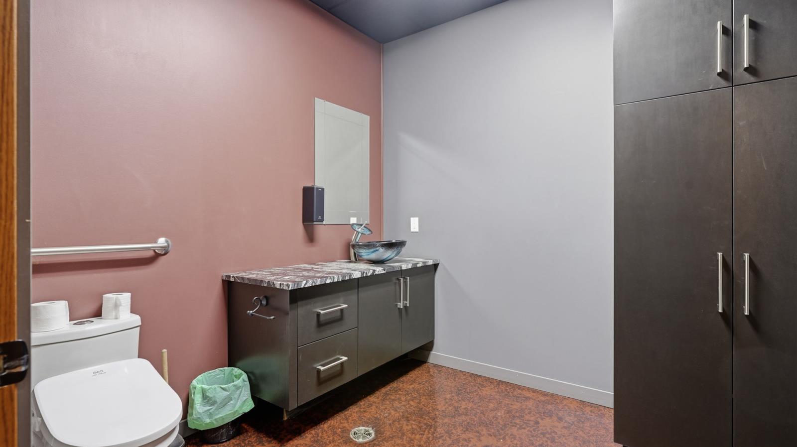 480 + 490 South Avenue Property Photo 27