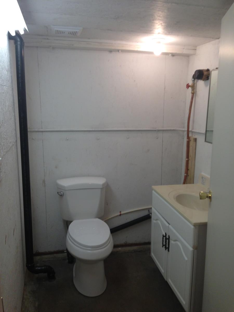 5606 57 Street Property Photo 6