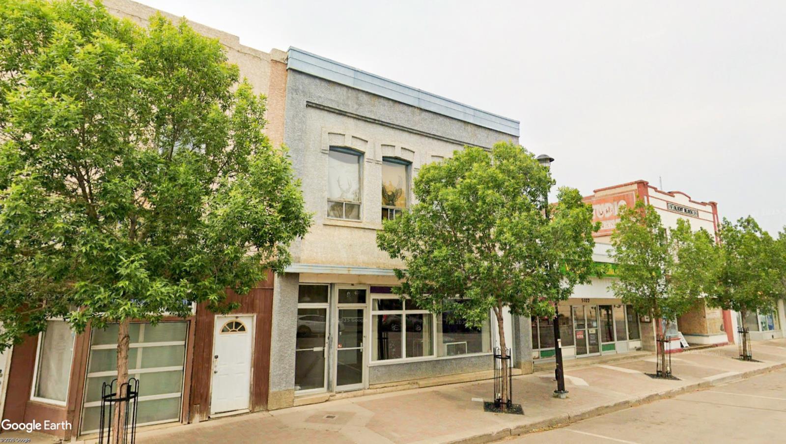 5018 - 50 Street Property Photo 1