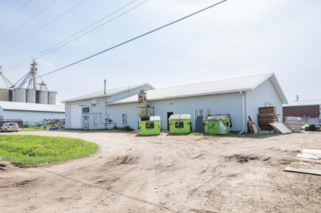 9407 109 St Property Photo 3