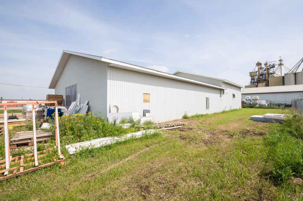 9407 109 St Property Photo 8