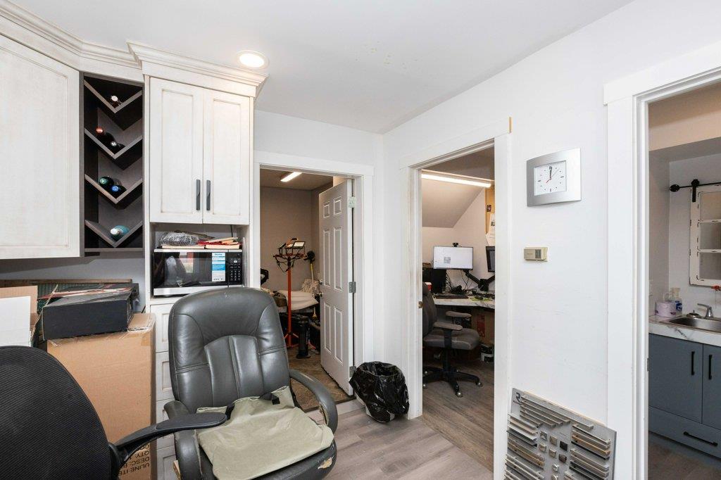 9407 109 St Property Photo 15