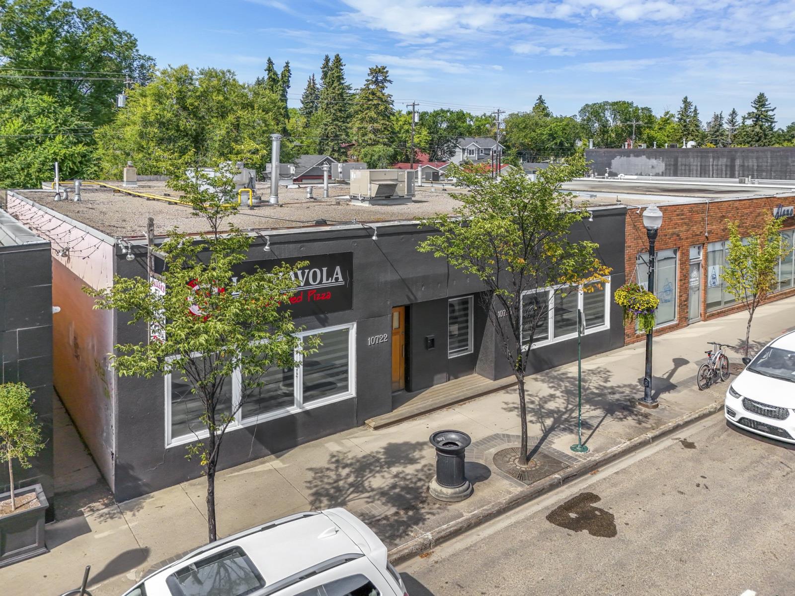10722 /10724 124 St
