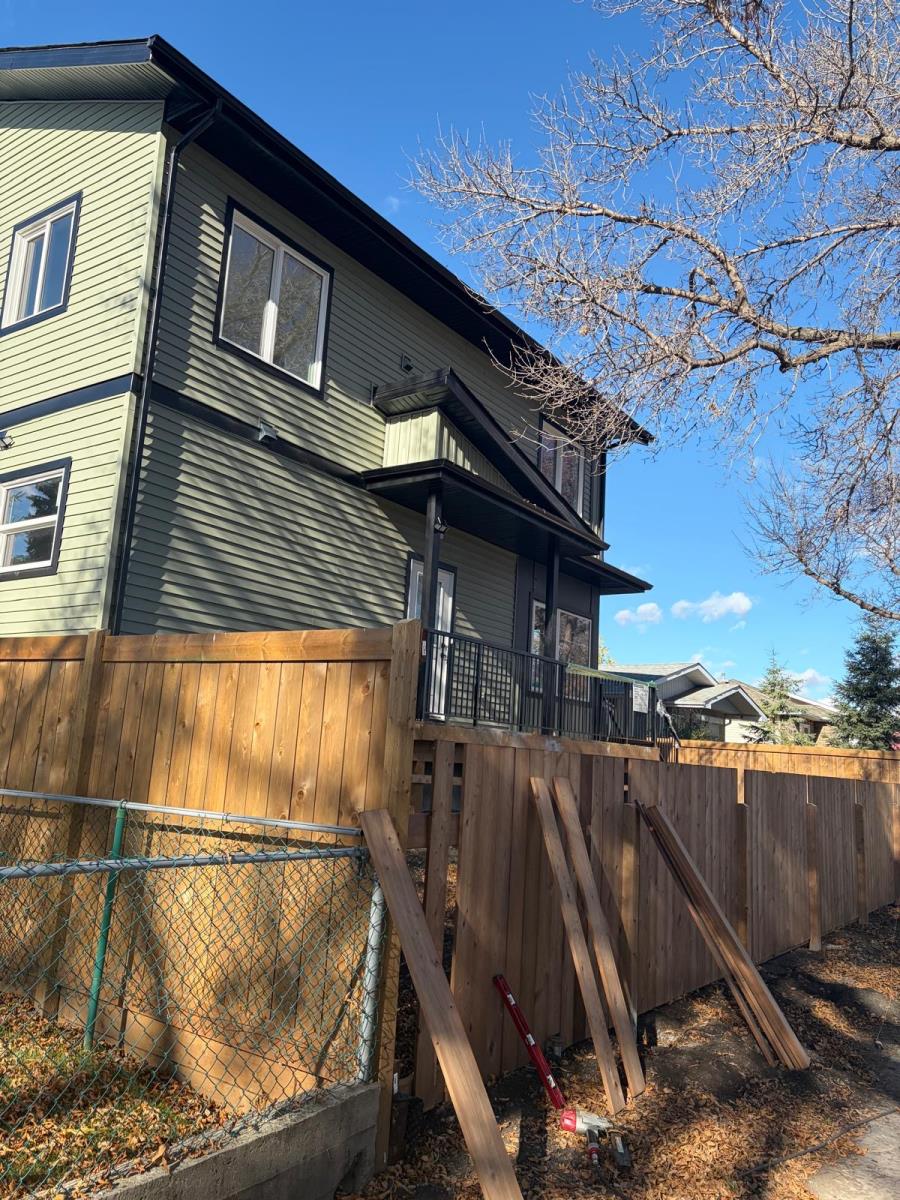 11818 37 Street Property Photo 3