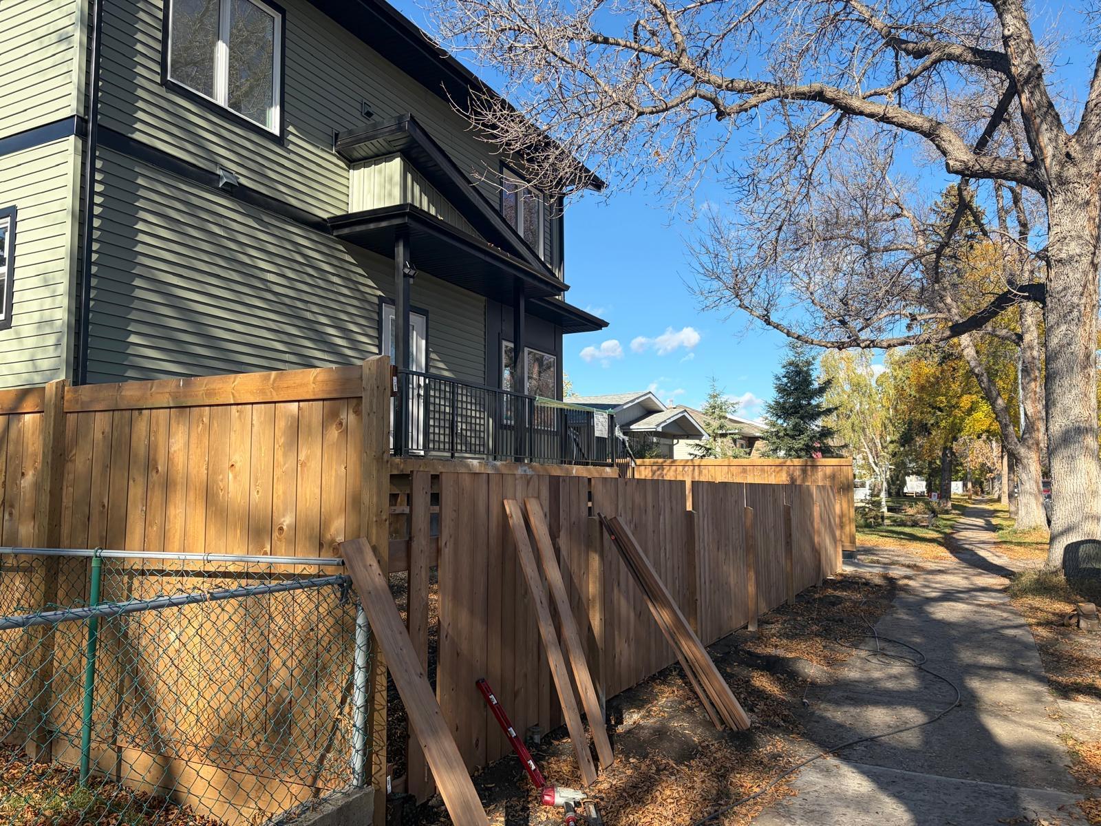 11818 37 Street Property Photo 4