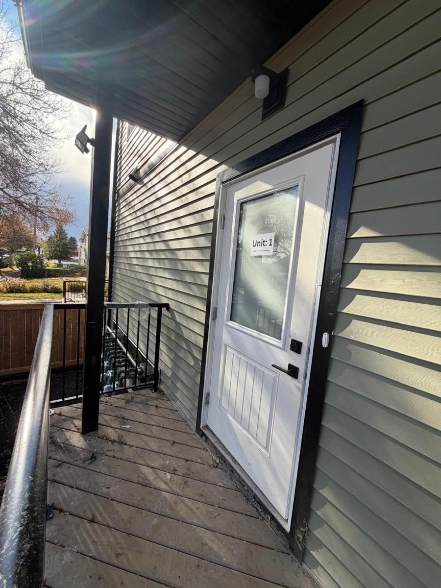 11818 37 Street Property Photo 11