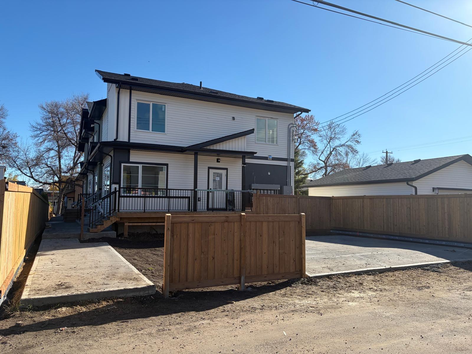 11818 37 Street Property Photo 16
