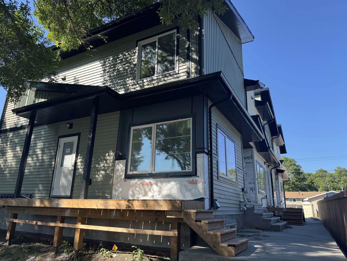 11818 37 Street Property Photo 21