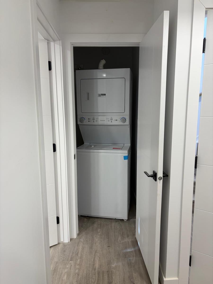 11818 37 Street Property Photo 24