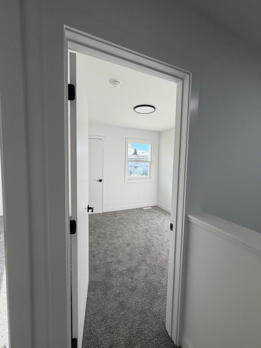 11818 37 Street Property Photo 41