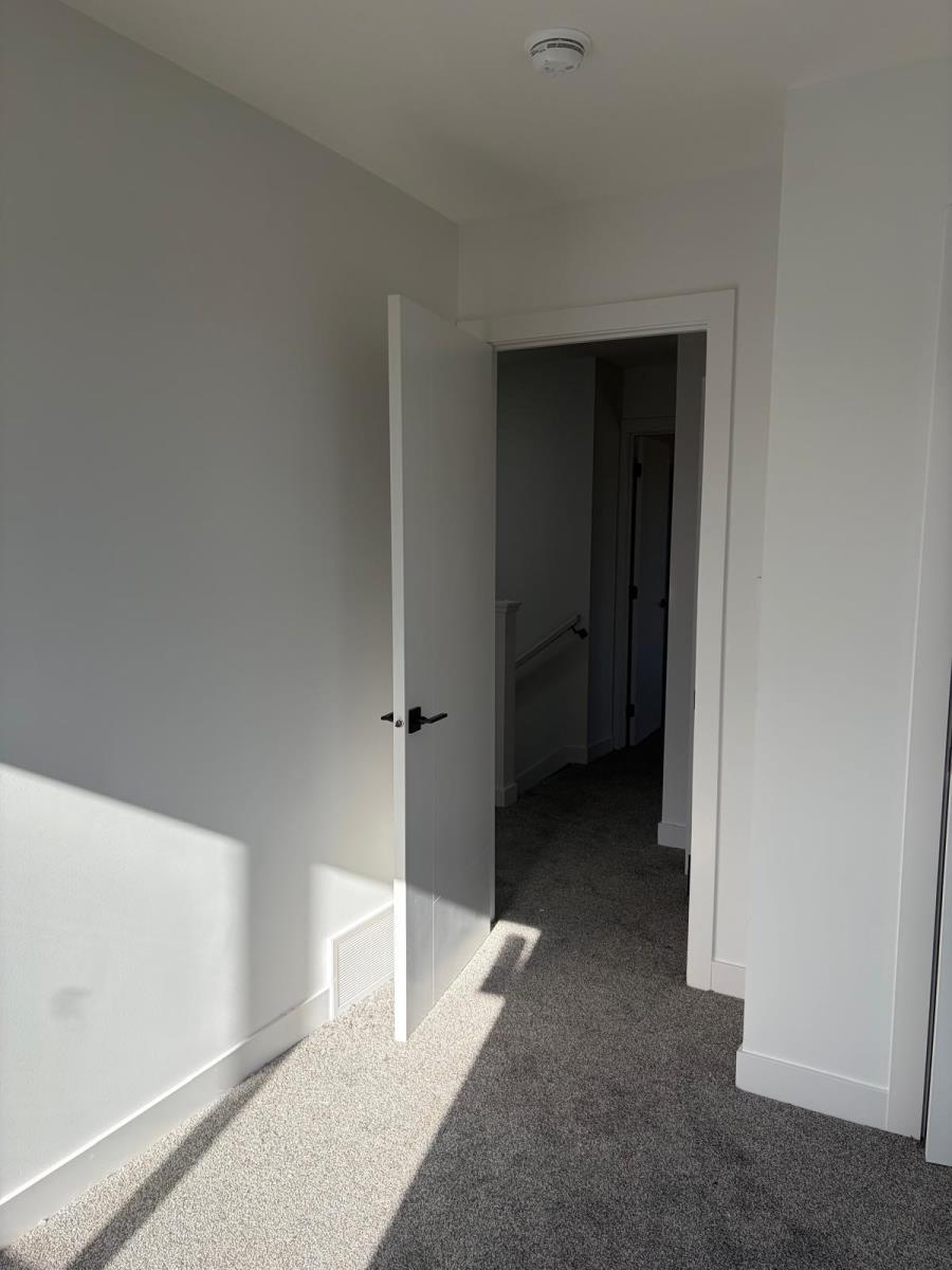 11818 37 Street Property Photo 45