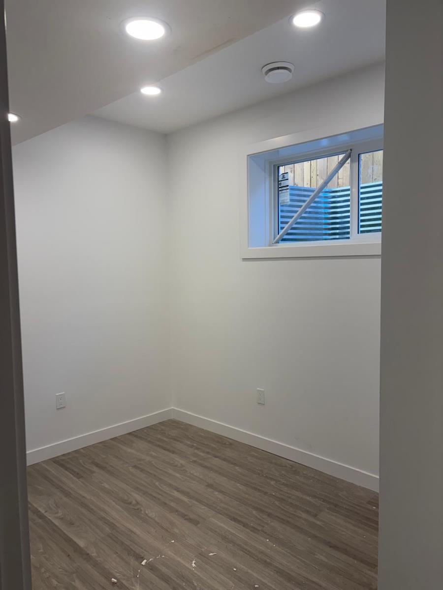 11818 37 Street Property Photo 52