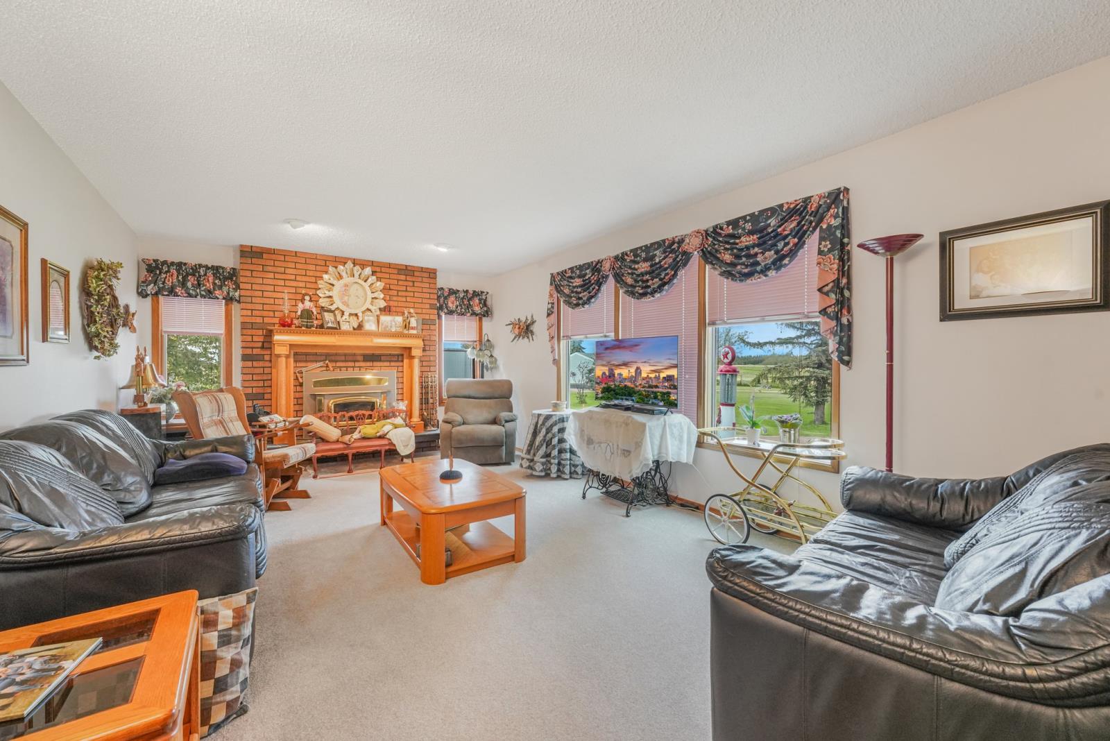 55120 Highway 2 Property Photo 3