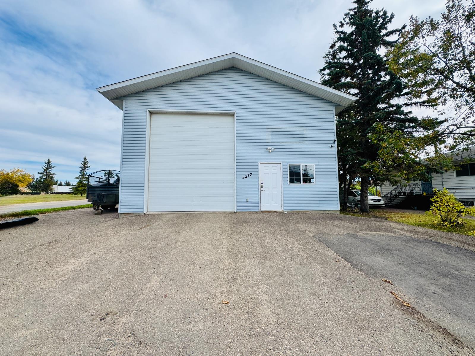 5217 51 St Property Photo 1