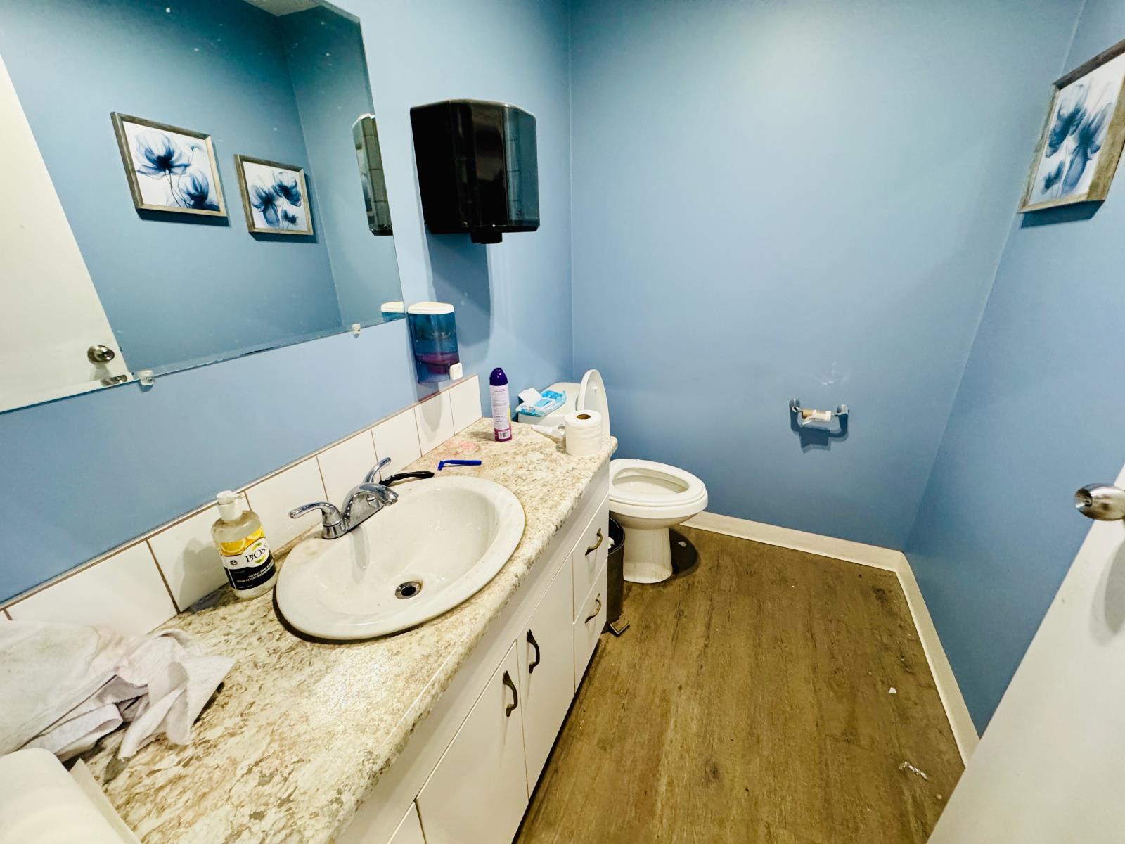 5217 51 St Property Photo 16
