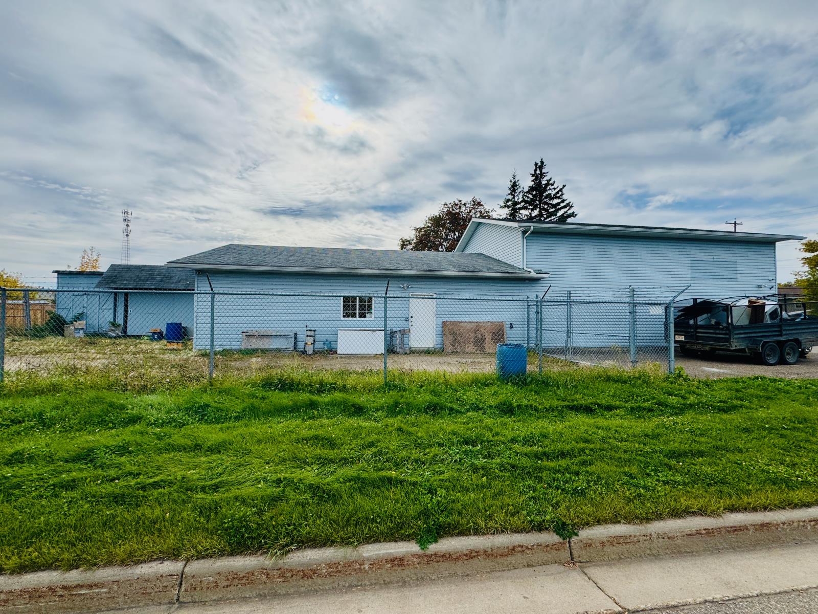 5217 51 St Property Photo 26