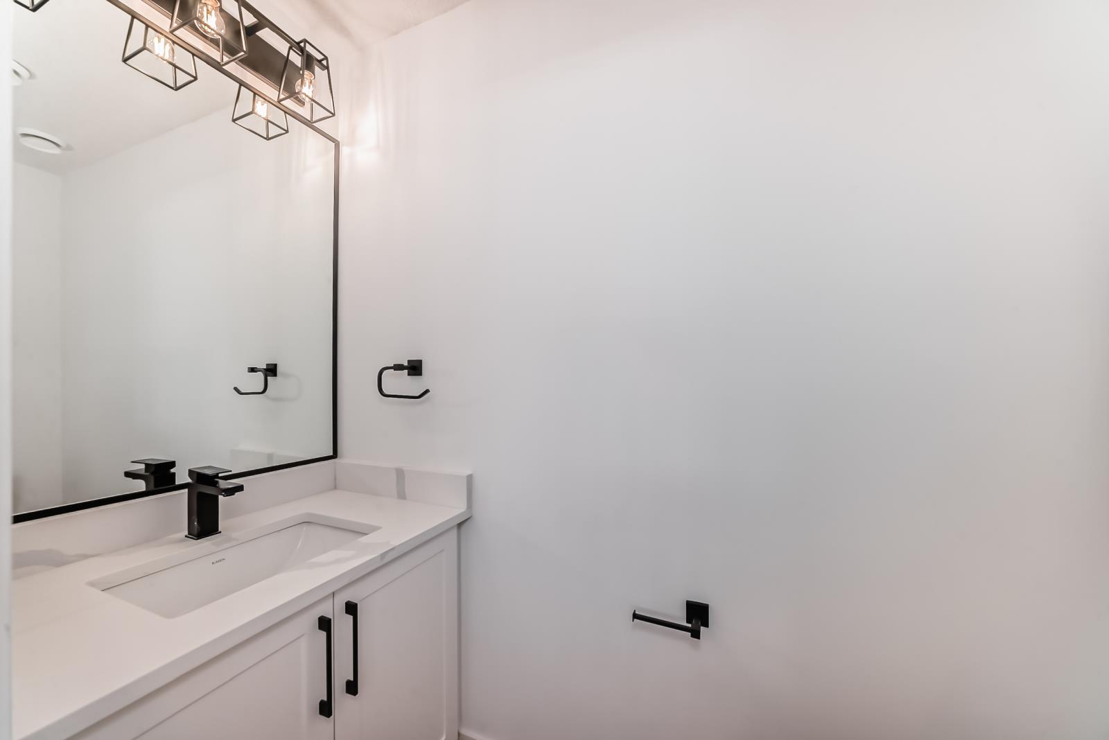11519 & 11521 67 St Nw Property Photo 17