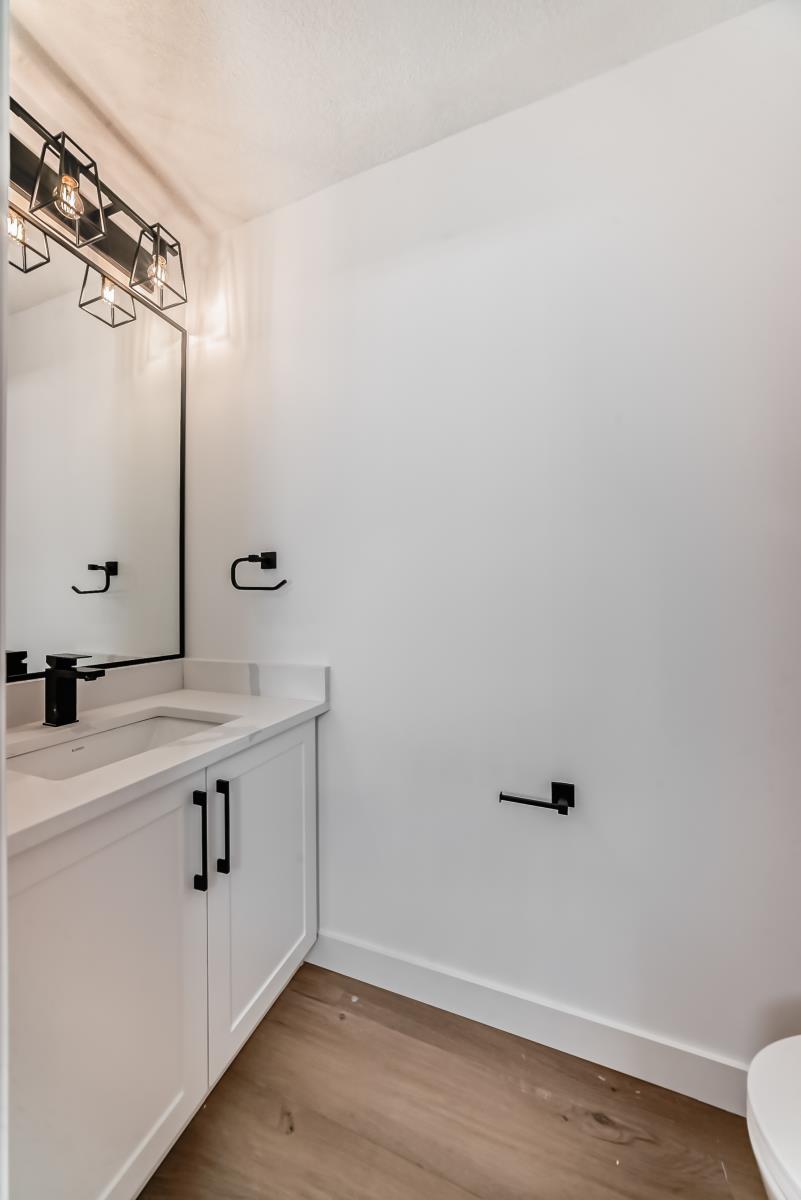 11519 & 11521 67 St Nw Property Photo 18
