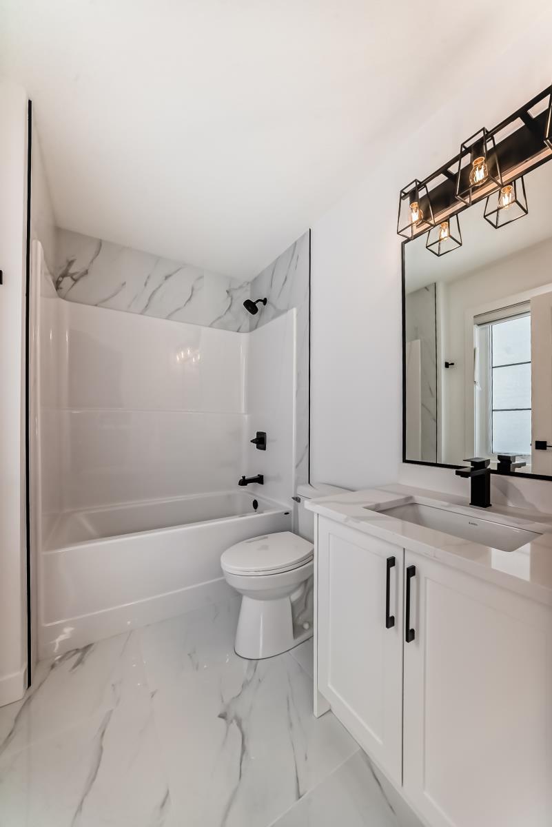 11519 & 11521 67 St Nw Property Photo 25