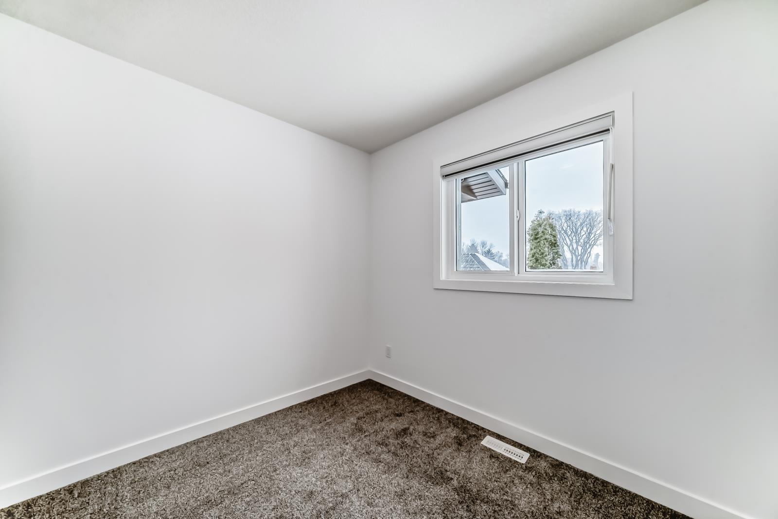 11519 & 11521 67 St Nw Property Photo 26