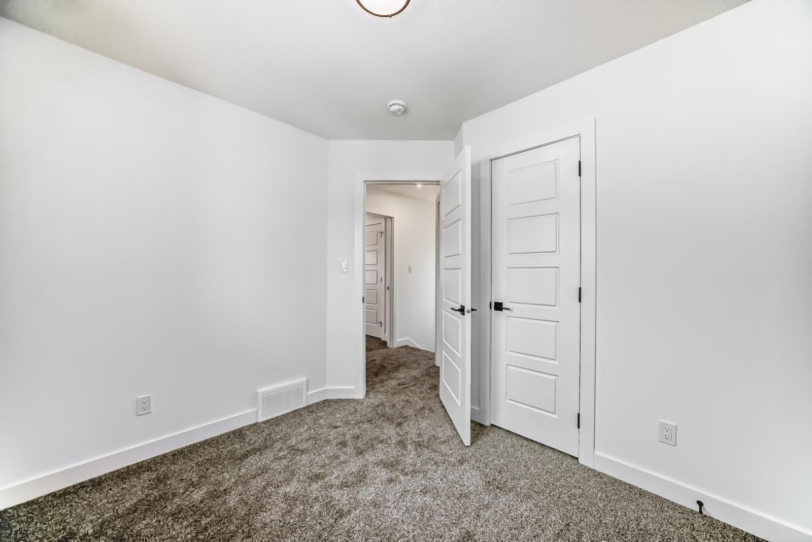 11519 & 11521 67 St Nw Property Photo 27