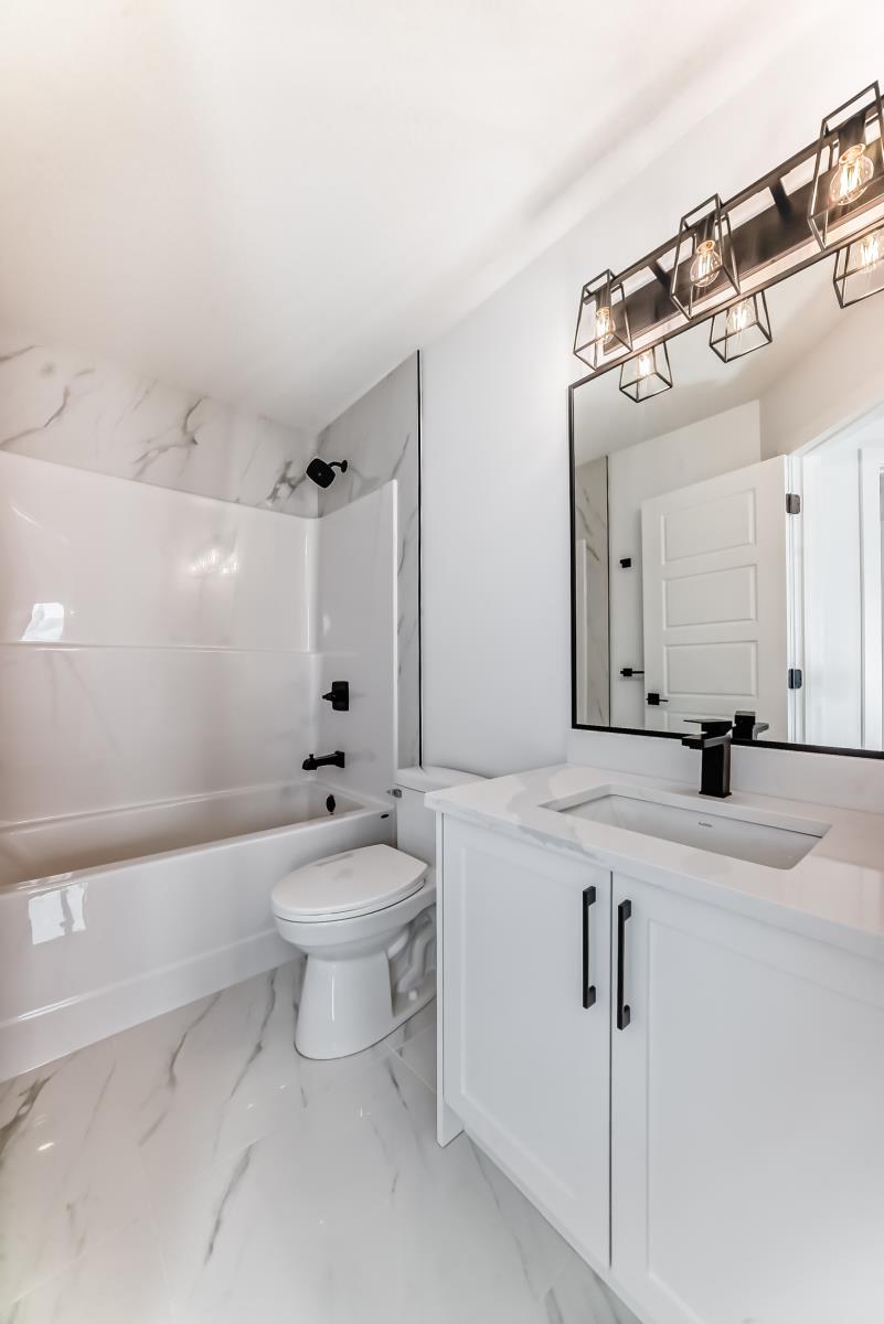 11519 & 11521 67 St Nw Property Photo 31