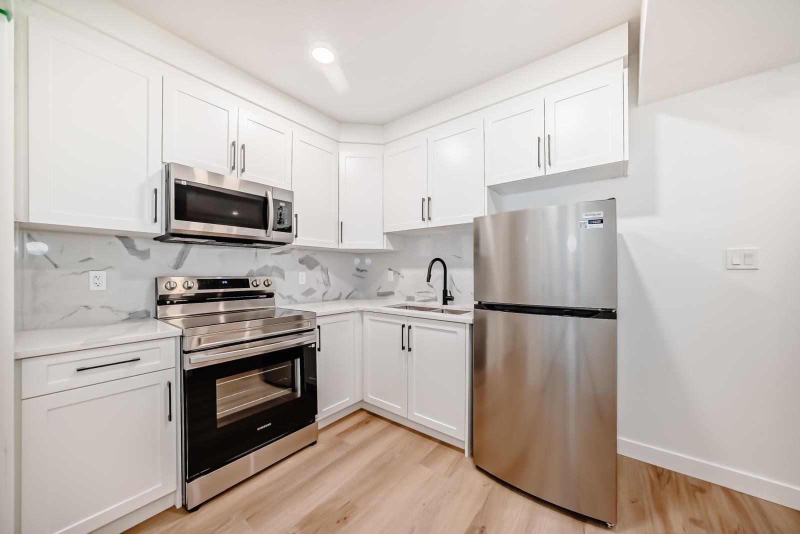 11519 & 11521 67 St Nw Property Photo 36