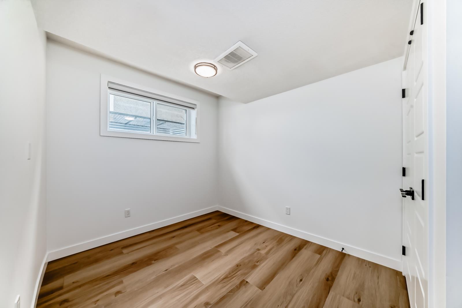 11519 & 11521 67 St Nw Property Photo 40