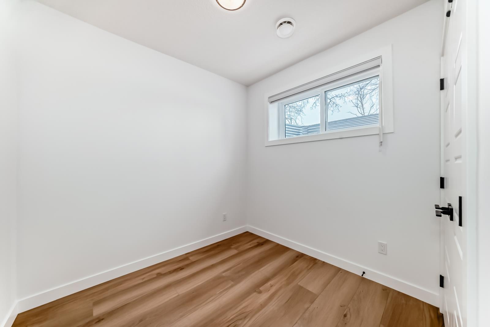 11519 & 11521 67 St Nw Property Photo 41