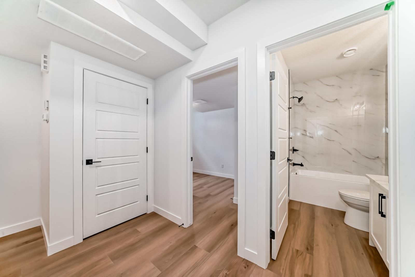 11519 & 11521 67 St Nw Property Photo 43