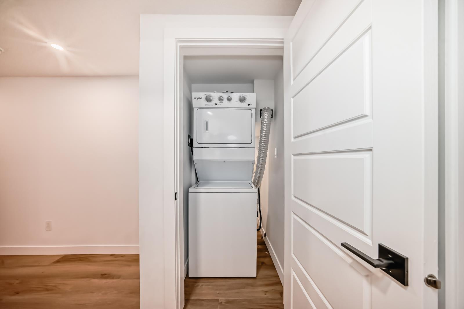11519 & 11521 67 St Nw Property Photo 46