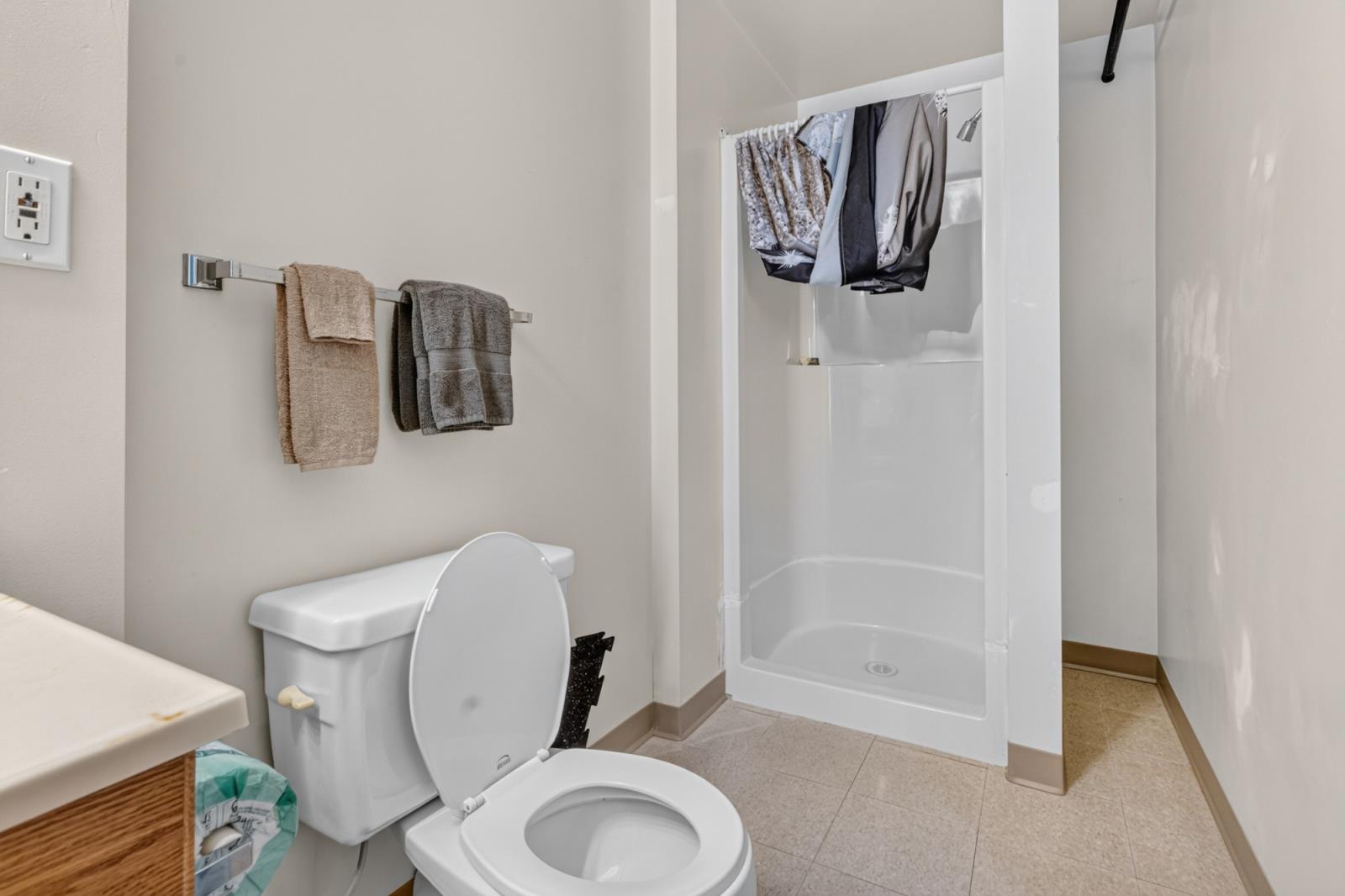 12704 120 Street Nw Property Photo 28
