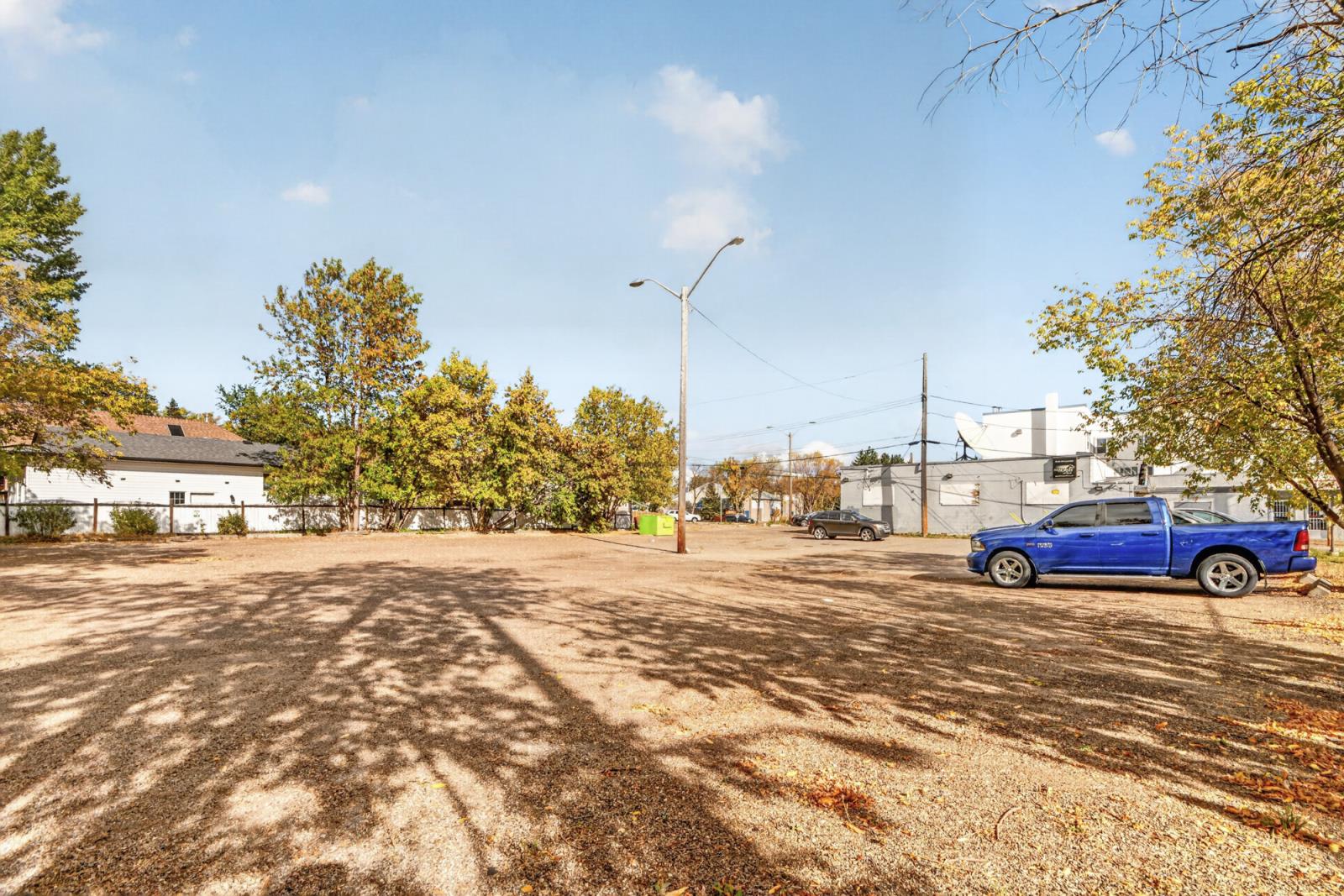 12704 120 Street Nw Property Photo 33
