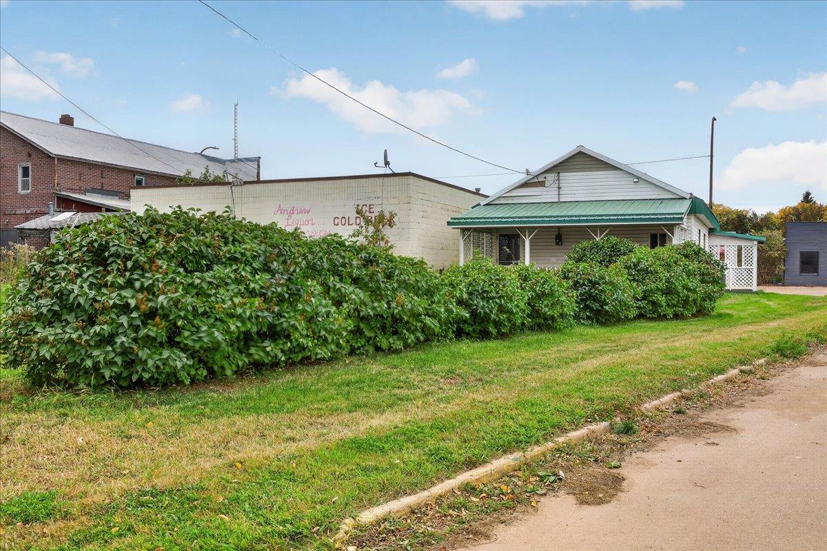 5033 51 Street Property Photo 24