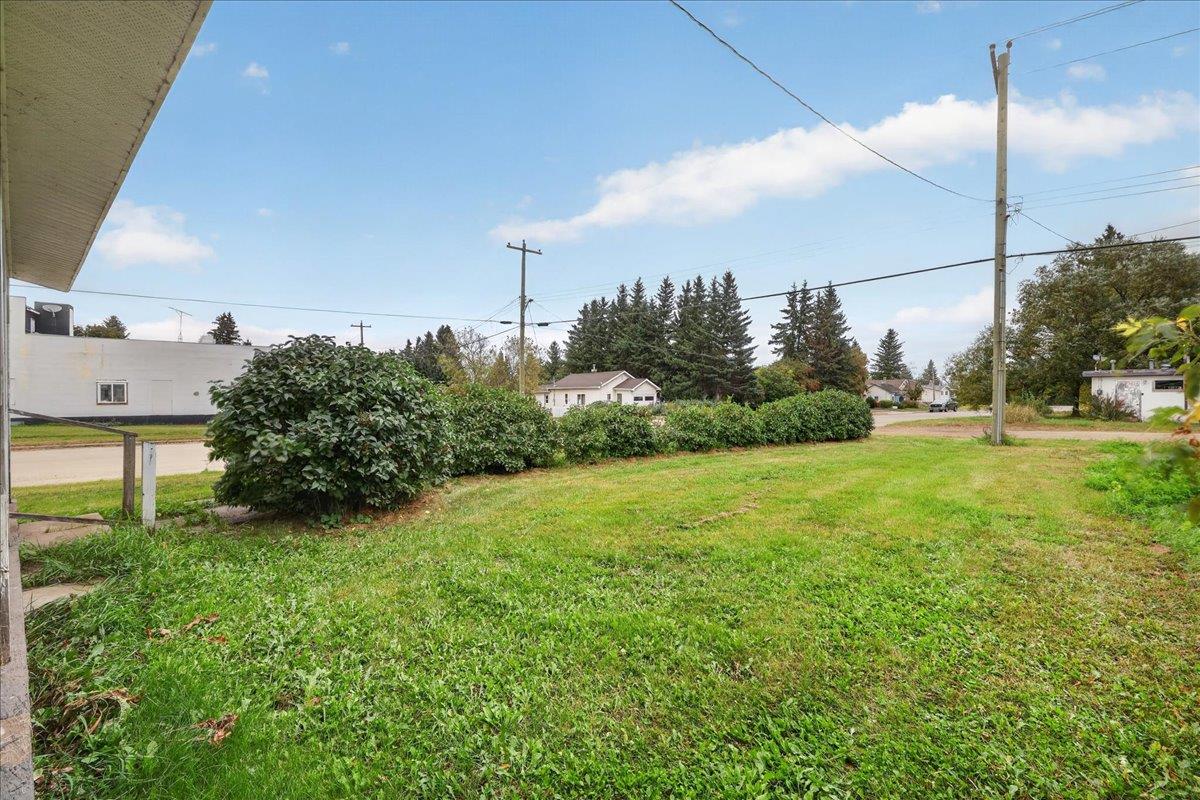 5033 51 Street Property Photo 27