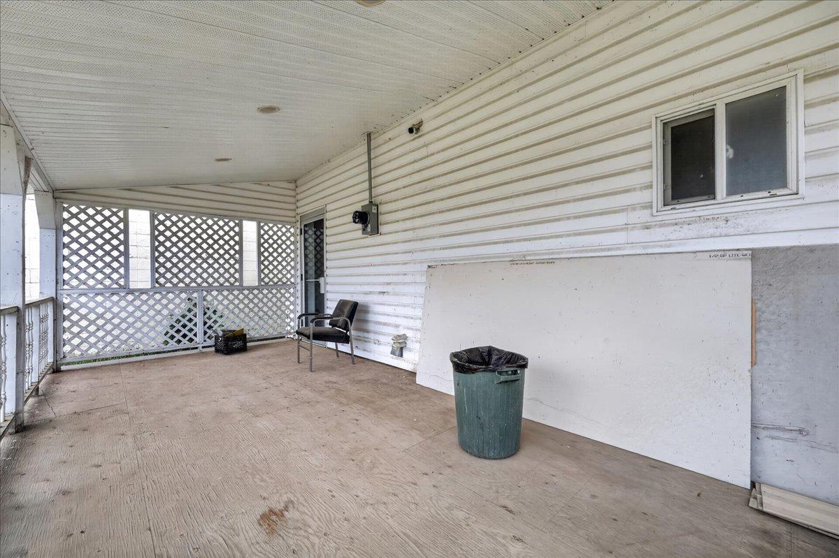 5033 51 Street Property Photo 28