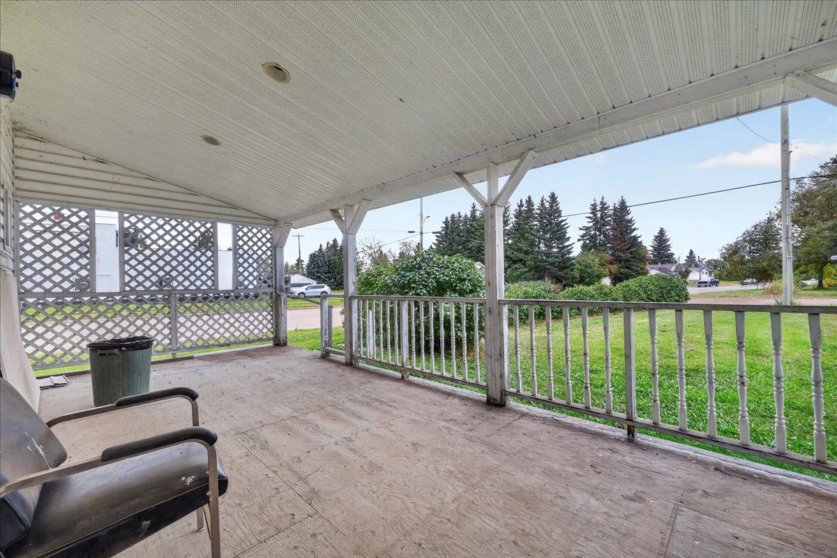 5033 51 Street Property Photo 29