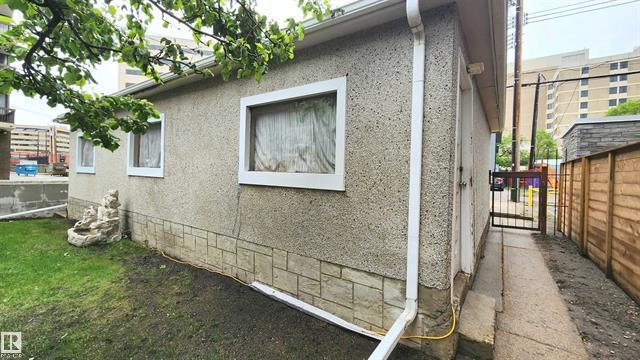 10017 - 113 Street Property Photo 6