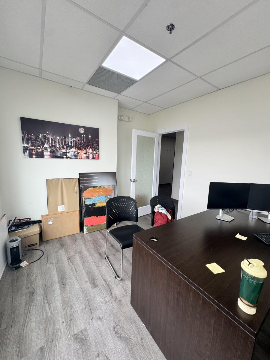204a, 204a - 3323 34 St Nw Property Photo 9