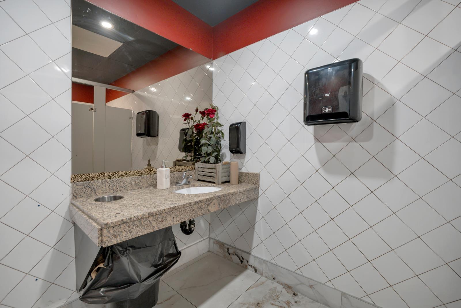 8208 107 St Nw Property Photo 13