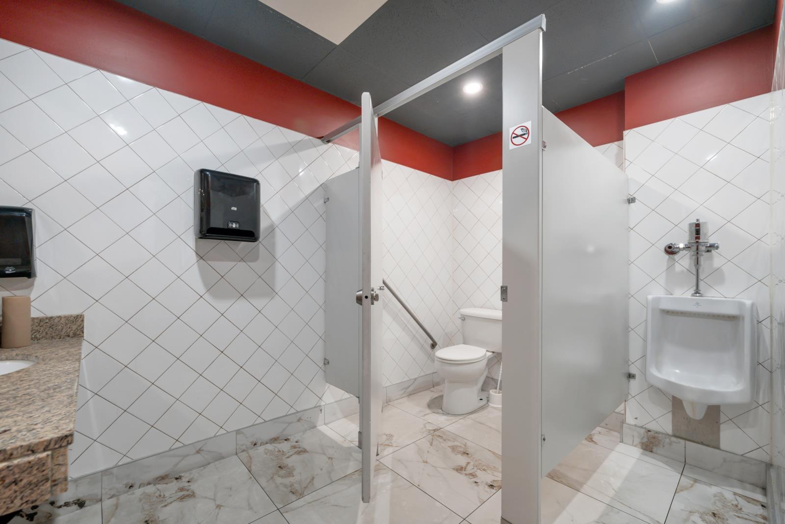 8208 107 St Nw Property Photo 14