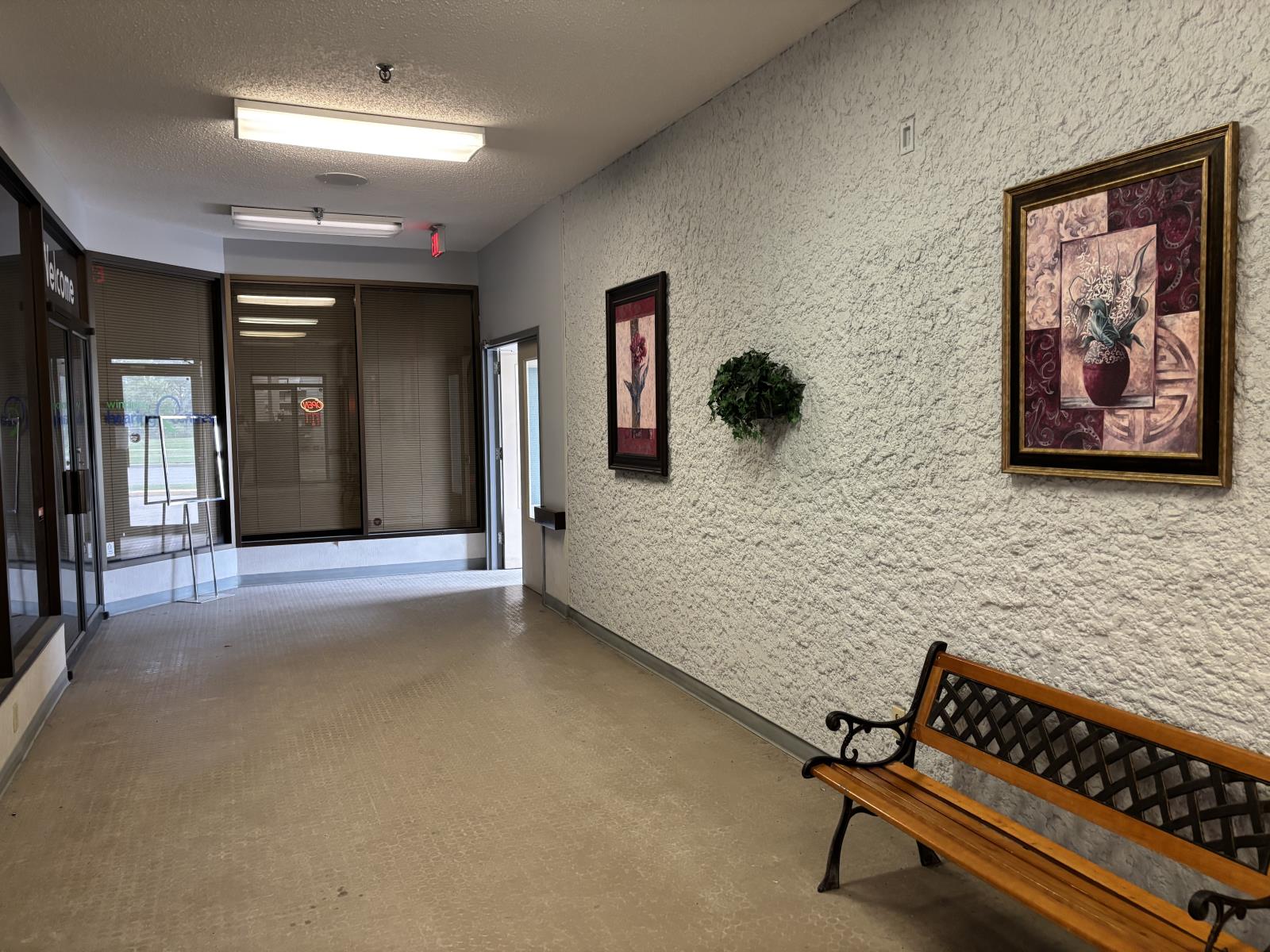 2385 Pembina Hwy Property Photo 3