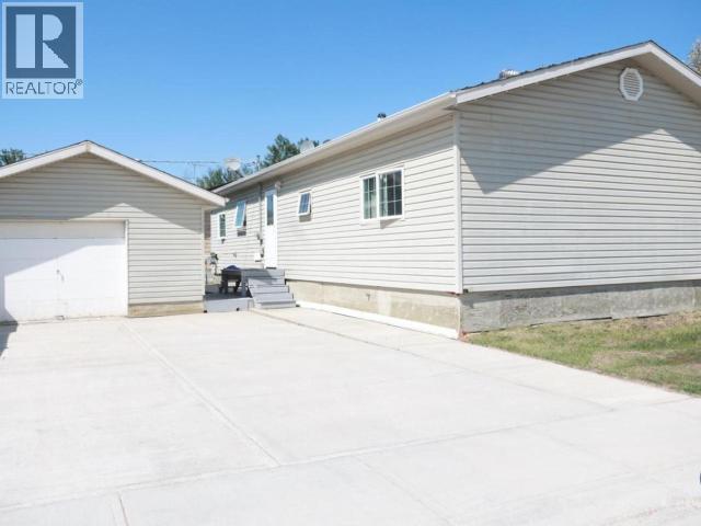 121 Woodland Drive Property Photo 1